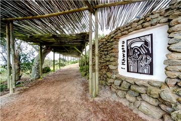 Khwa ttu San Guided Tours
