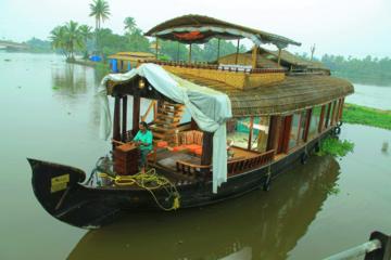 Kochi Private Tour: 2-Day Alappuzha Backwaters Luxury Houseboat Cruise