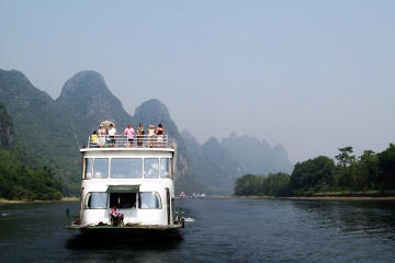 Li River Cruise and Yangshuo Day Tour from Guilin