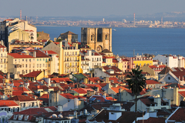 Lisbon Super Saver: Lisbon Hop-On Hop-Off Tour with Four Routes including Tram