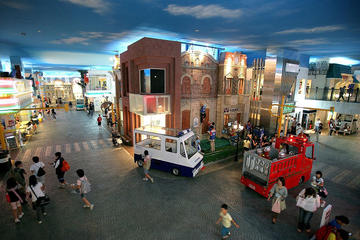London Hop-On Hop-Off Bus Ticket with Optional KidZania Entry Ticket
