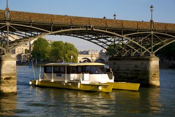 Medieval Paris: Seine River Cruise and Dinner at Nos Ancêtres les Gaulois on Ile St-Louis