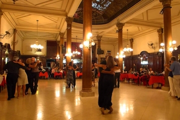 Milonga Dance Lesson and Tango History Tour in Buenos Aires