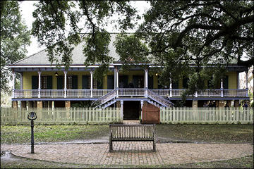Oak Alley and Laura Plantation Tour
