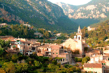 Palma de Mallorca Shore Excursion: Private Tour of Palma, Deia and Soller Valley