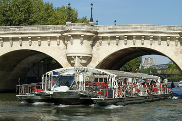 Paris 1 Hour Skip-The-Line Seine River Cruise Tour