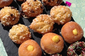 Paris 4-Hour Bike Tour and Market Food Tasting