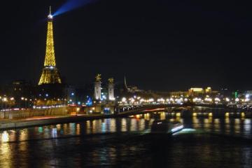 Paris by Night Walking Tour and glass of Champagne