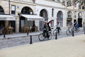 Paris Sightseeing, Marais and Secrets Bike Tour