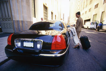 Private Arrival Transfer: Montreal Airport to Hotel