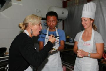 Private Chinese Cooking Class with Local Hutong Family in Beijing