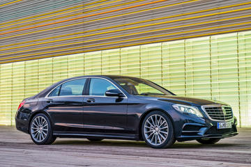 Private Departure Transfer by Luxury Car from Dusseldorf City Centre