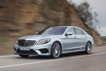 Private Departure Transfer by Luxury Car to Berlin Central Station