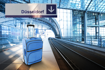 Private Departure Transfer: Hotel to Dusseldorf Train Station