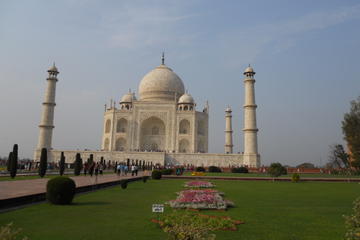 Private Luxury Tajmahal day Tour by Express Way From Delhi