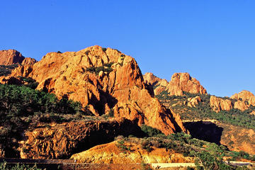 Private One Way or Round-Trip Transfer from Saint-Raphael to Le Trayas