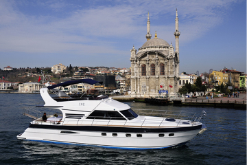 Private: Romantic Evening Cruise on the Bosphorus on Your Own Yacht