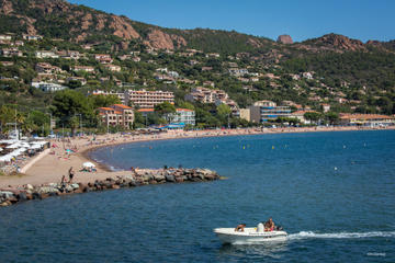 Private Round-Trip Transfer from Saint-Raphael Train Station to Cogolin