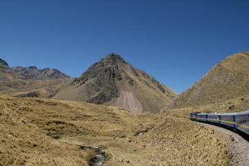 Private Round-Trip Transfer: Puno Bus or Train Station to Puno Hotel