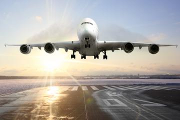 Private Round-Trip Transfer: Warsaw Airport to Hotel