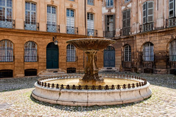 Private Tour: Aix-en-Provence and South Luberon Day Trip from Marseille