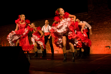 Private Tour: Cancan Dance Class in Paris