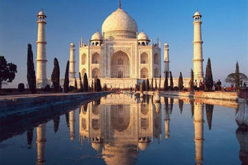 Private Tour: Day Trip to Taj Mahal and Agra Fort from Jaipur