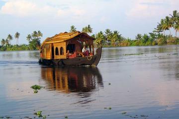 Private Tour: Full-Day Alleppey Houseboat and Sightseeing Tour including Transfer and Lunch