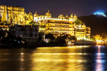 Private Tour: Full-Day Udaipur Day Tour with Boat Ride