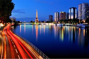 Private tour of Paris in Minivan