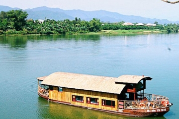 Private Tour: Perfume River Cruise and Thuy Bieu Village Biking in Hue