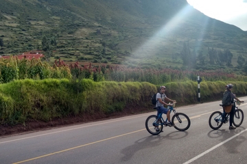 Private Tour: Sacred Valley Biking Adventure Including Ollantaytambo