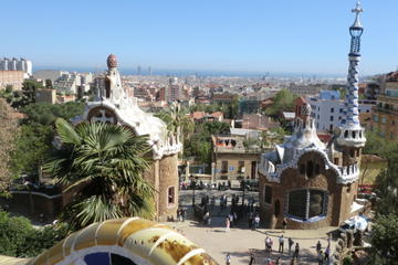 Private Tour with Electric Bike: Gaudí Masterpieces and the Catalan Modernism in Barcelona