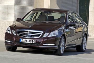 Private Transfer by Luxury Car to Frankfurt from Prague