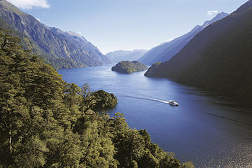Queenstown Super Saver: Doubtful Sound Cruise plus Walter Peak High Country Farm Tour