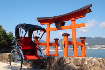 Rickshaw Tour: Backstreet Sightseeing of Miyajima in Hiroshima