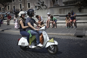 Rome by Vintage Vespa - Classic Rome Tour