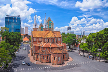 Saigon in a Day: Ho Chi Minh City Sightseeing and Night Food Tour