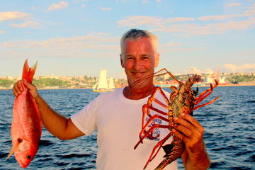 Sailing Tour Including Lunch with Lobster in Salvador