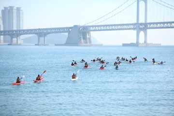 Seoul Kayaking Tour on the Han River
