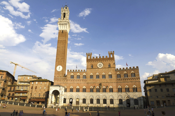 Siena Walking Tour with Contrada Museum and Ice Cream Tasting