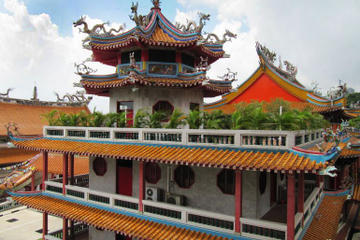 Singapore Round-Island Tour with Changi Prison, Kranji War Memorial and Gardens by the Bay