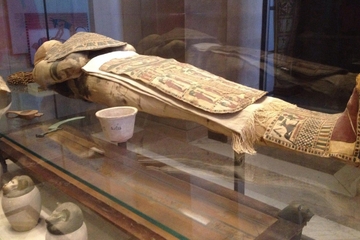 Skip the Line: Egyptian Antiquities Guided Tour at the Louvre Museum