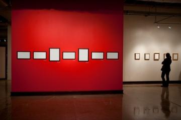 Small-Group Art Gallery Walking Tour in Chelsea