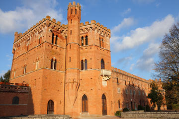 Small-Group Chianti Wine-Tasting and Castles Trip from Siena