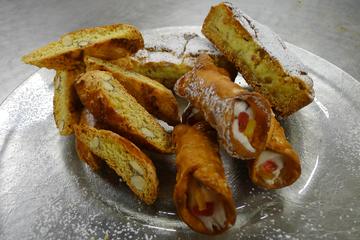 Small-Group Italian Pastry Cooking Class in the Heart of Florence with Lunch