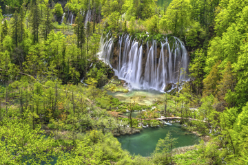 Small-Group Plitvice Lakes National Park Day Trip from Zagreb