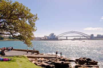Small-Group Sydney City Tour with Luxury Sydney Harbour Cruise