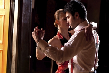 Small-Group Tango Show and Dinner in Palermo with Front-Row Seating