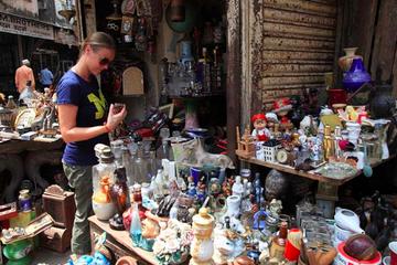 South Mumbai Walking Tour: Markets and Mumbadevi Temple